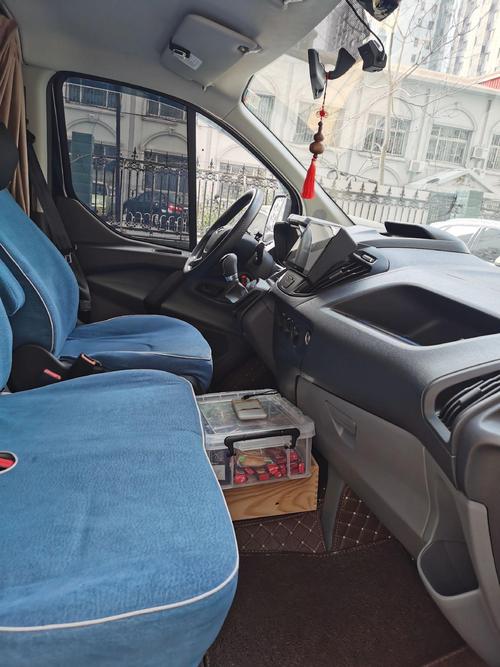 福特商务车7座多少钱 福特商务车7座多少钱黑色