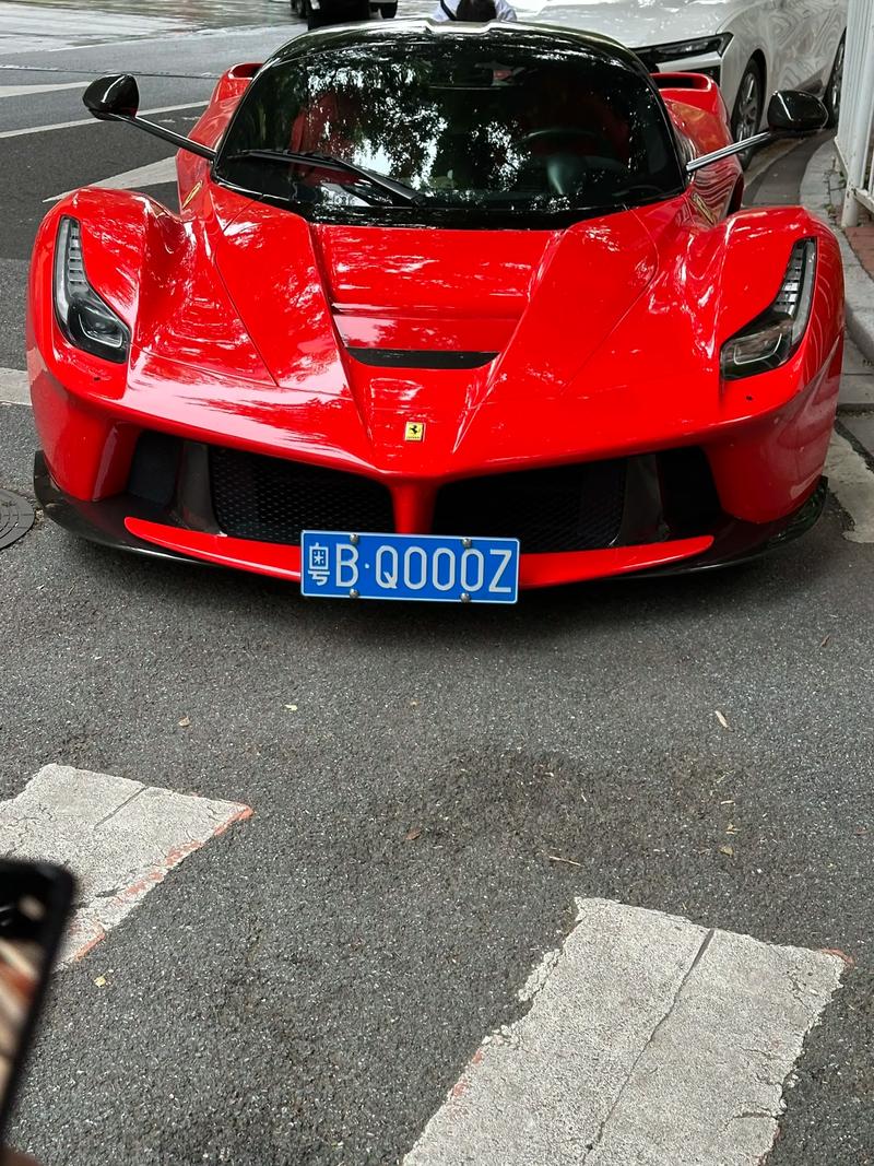 开法拉利一般什么档次人／法拉利一般人养得起吗