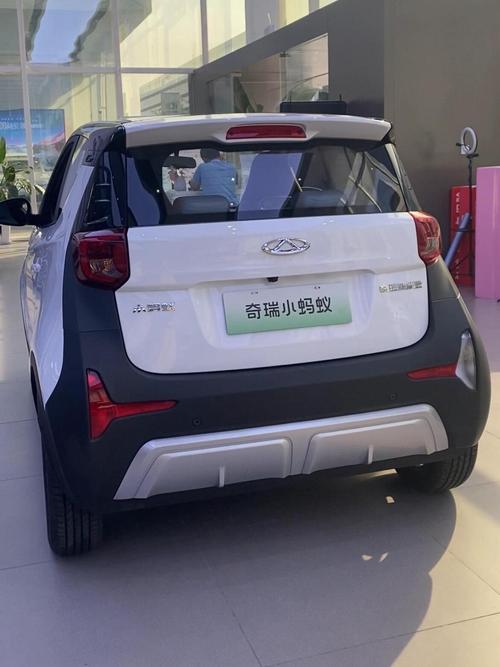 奇瑞小蚂蚁电动车图片,奇瑞电动轿车小蚂蚁