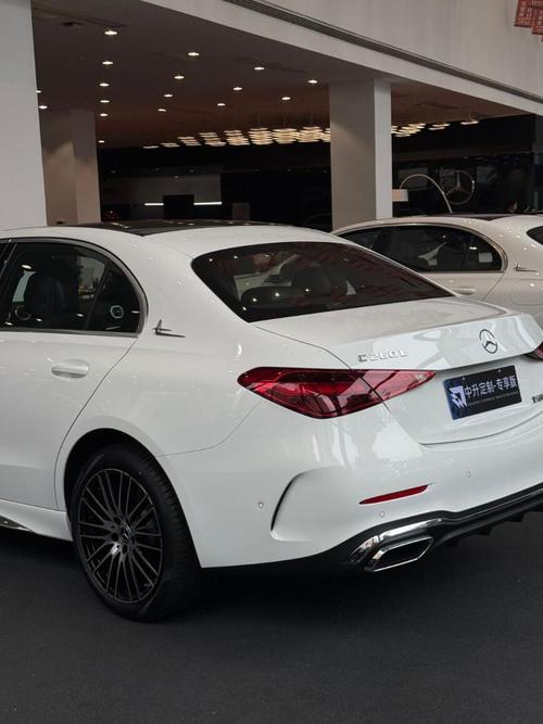 奔驰c260新车多少钱 新车奔驰c260l落地多少钱