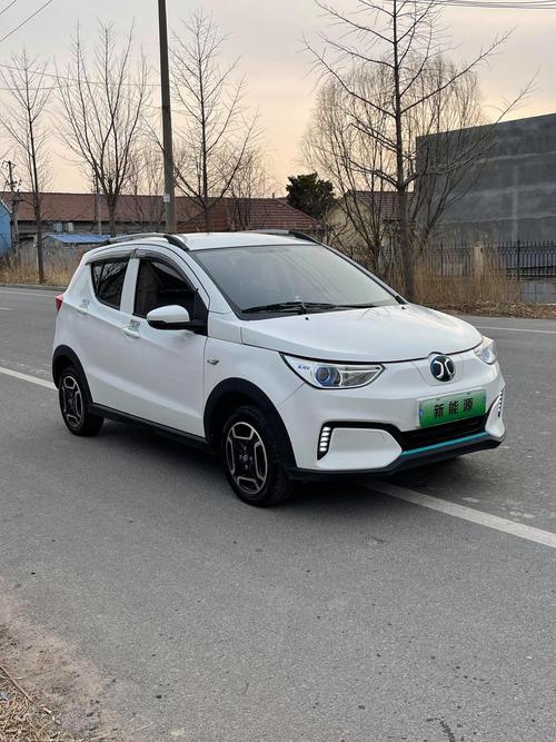 北汽新能源二手价格(二手北汽新能源电动汽车)
