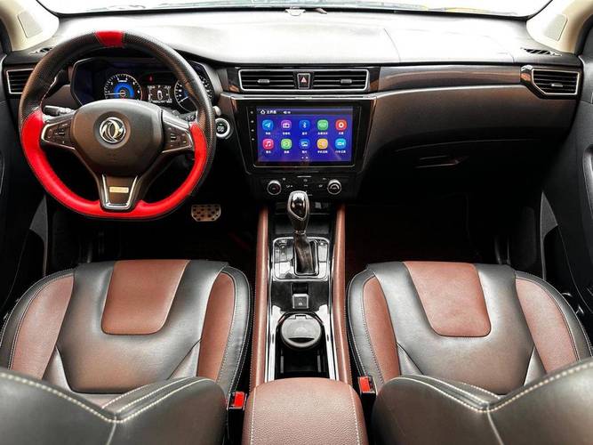 东风风光580七座报价及配置,东风风光580七座suv2018款报价内饰